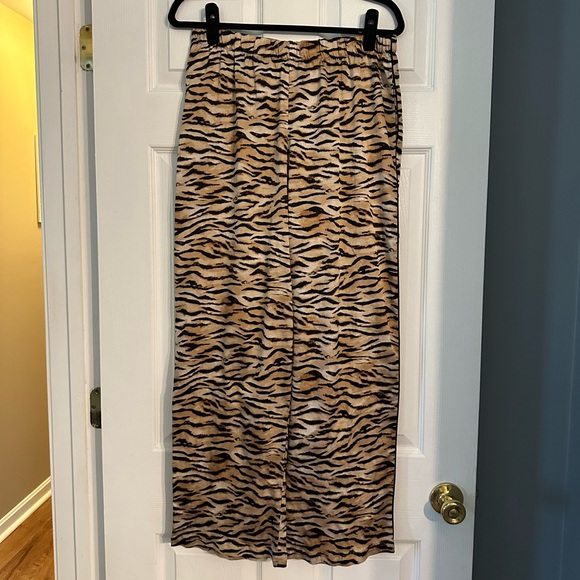 Victoria’s Secret Silk, Rose Gold Tiger-Stripped Pajama Set - Picture 5 of 7